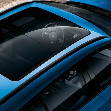Techo de cristal panorámico BMW Serie 2 Gran Tourer F46. Techo de cristal panorámico del BMW Serie 2 Gran Tourer F46 Facelift 2018 Misano metalizado, vista aérea