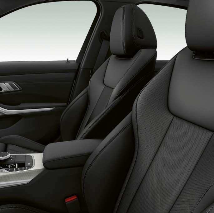 BMW Serie 3, Acabado Sport: asientos delanteros Detalle del lateral de los asientos delanteros del BMW Serie 3 con equipamiento del Acabado Sport.