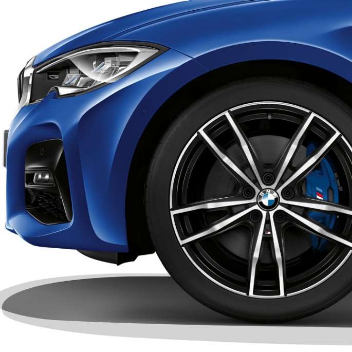 BMW Serie 3, Acabado M Sport: llanta de aleación ligera Detalle de la llanta de aleación ligera del BMW Serie 3 con equipamiento del Acabado M Sport.