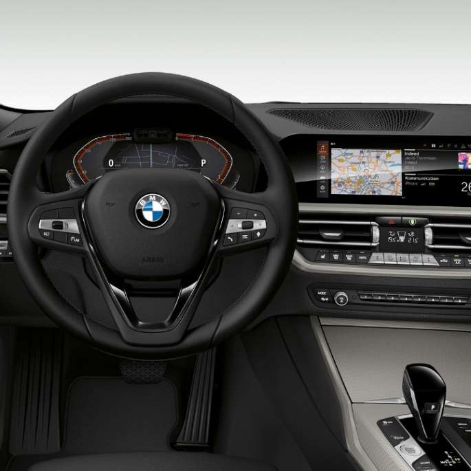 BMW Serie 3, puesto de conducción Detalle de la parte frontal del puesto de conducción del BMW Serie 3 Berlina