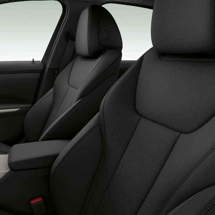 BMW Serie 3 Berlina, Acabado Advantage: asientos delanteros Detalle del lateral de los asientos delanteros del BMW Serie 3