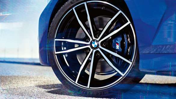 BMW Serie 3, frenos deportivos M Vista detallada de la rueda del BMW Serie 3 con frenos deportivos M.
