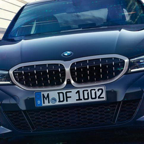 BMW Serie 3, parrilla doble BMW Detalle de la parrilla doble BMW con diseño de malla del BMW Serie 3 M340i xDrive.