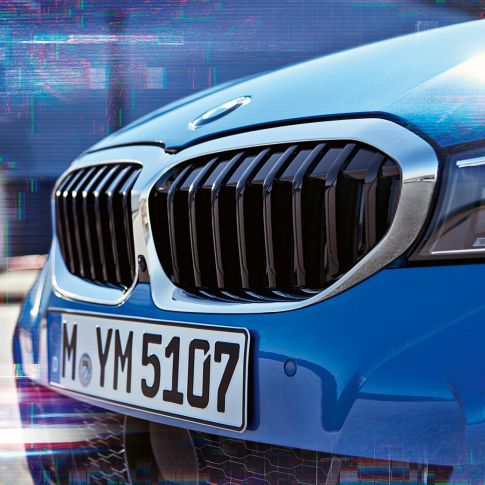 BMW Serie 3 Berlina, parrilla doble Detalle de la vista lateral de la parrilla doble del BMW Serie 3.