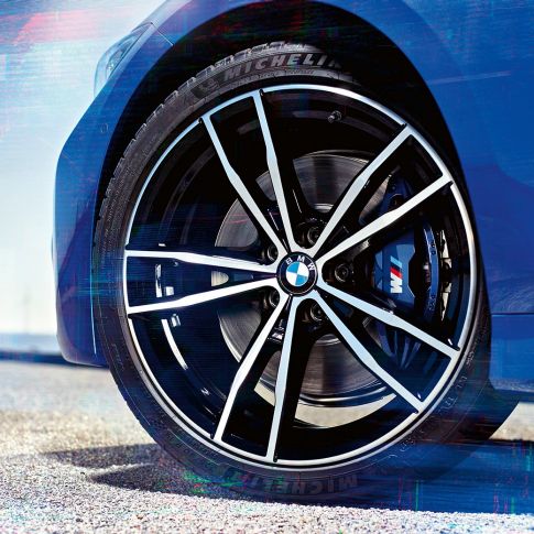 BMW Serie 3 Berlina, llantas de aleación ligera estilo 791 M Detalle de las llantas de aleación ligera M de 19 pulgadas estilo 791 M en Jetblack del BMW Serie 3.