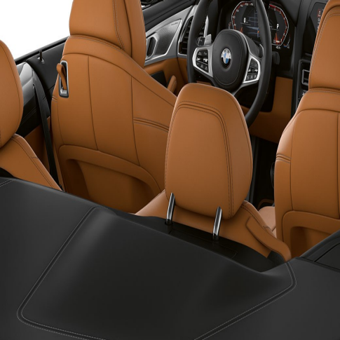 BMW M850i xDrive, interior con capota abierta. BMW M850i xDrive, interior con capota abierta.