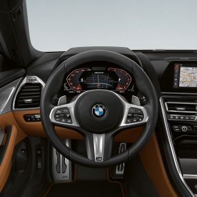 BMW M850i xDrive, volante M de cuero con levas de cambio y multifunción. BMW M850i xDrive, volante M de cuero con levas de cambio y multifunción.