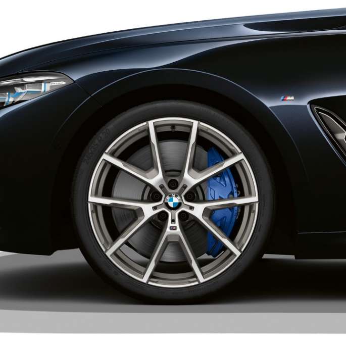 Llantas de aleación ligera de 19 pulgadas con radios dobles estilo 727 M en bicolor. BMW Serie 8 Coupé, Carbonschwarz metalizado, llantas de aleación ligera de 19 pulgadas con radios dobles estilo 727 M bicolor.
