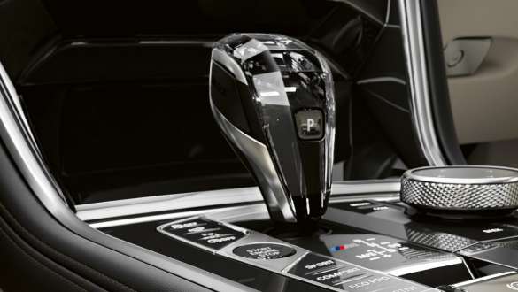 Aplique de cristal CraftedClarity. BMW Serie 8 Coupé, selector de marchas, aplique de cristal CraftedClarity.