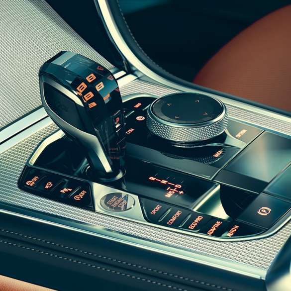 BMW Serie 8 Coupé, interior. BMW Serie 8 Coupé, interior, vista ampliada de su exclusiva palanca de cambio.