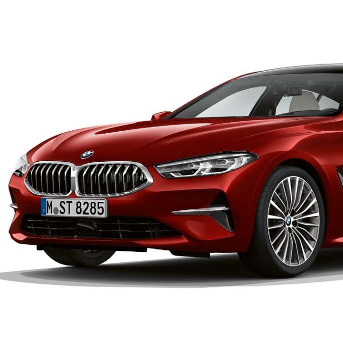 Imagen de tres cuartos del frontal acabado de serie BMW Serie 8 Gran Coupé, imagen de tres cuartos del frontal acabado de serie