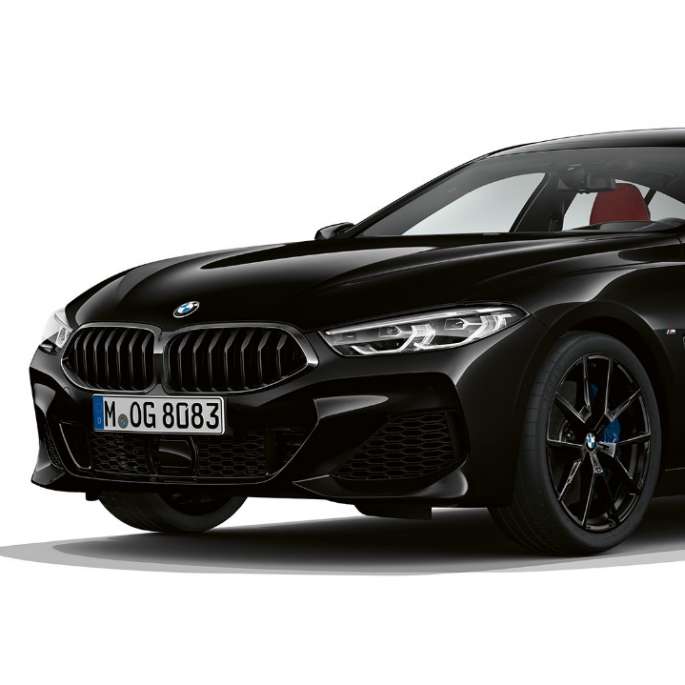 Imagen de tres cuartos del frontal del Paquete deportivo M BMW Serie 8 Gran Coupé, imagen de tres cuartos del frontal del Paquete deportivo M