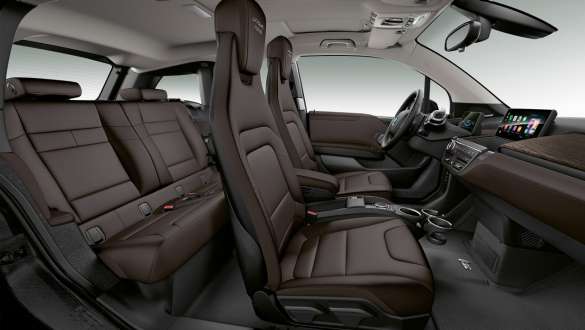BMW i3 Unique Forever Edition I01 interior, puesto de conducción BMW i3 Unique Forever Edition I01 interior, puesto de conducción, asiento con pespunteado “Unique Forever”
