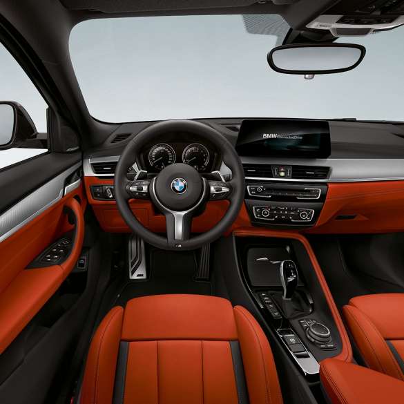 Puesto de conducción BMW X2 M35i Diseño interior del BMW X2 M35i, el SUV deportivo