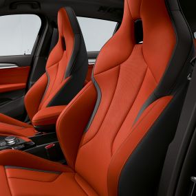 Asientos deportivos M BMW X2 M35i Asientos del BMW X2 M35i, el SUV deportivo