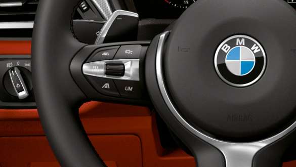 Volante de cuero BMW X2 M35i F39 Asistente en retenciones del BMW X2 M35i, el SUV deportivo