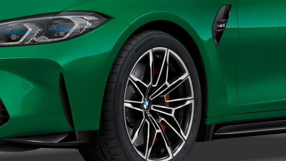 Pasos de rueda delanteros BMW M3 Berlina G80 2020 BMW M3 Berlina G80 2020 Isle of Man Grün Pasos de rueda delanteros Primer plano