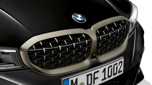 Paquete aerodinámico M BMW M340i xDrive Berlina G20 2020 BMW M340i xDrive Berlina G20 2020 Black Sapphire metalizado Paquete aerodinámico M Frontal Primer plano