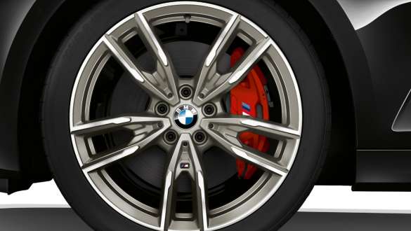 BMW M340i xDrive Berlina G20 2020 Frenos deportivos M Primer plano de rueda Frenos deportivos M BMW M340i xDrive Berlina G20 2020