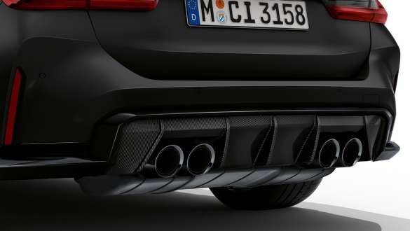 Sistema de escape M Performance de titanio BMW M3 Competition Touring G81 BMW Individual Frozen Black metalizado BMW M3 Competition Touring G81 BMW Individual Frozen Black metalizado, sistema de escape M Performance de titanio, primer plano, vista de zaga