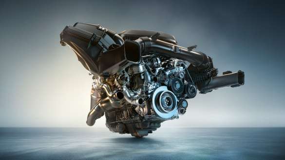 Motor de gasolina de 6 cilindros en línea BMW M TwinPower Turbo BMW M4 Competition Coupé G82 2020 BMW M4 Competition Coupé G82 2020 Motor de gasolina de 6 cilindros en línea BMW M TwinPower Turbo, primer plano