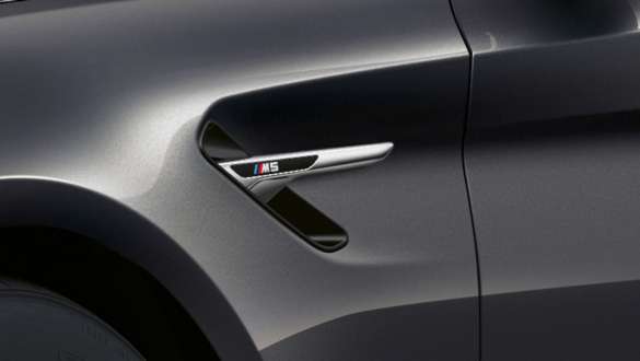 Branquias M BMW M5 F90 2020 Branquias M BMW M5 F90 LCI Renovación 2020 Brands Hatch Grau metalizado, primer plano