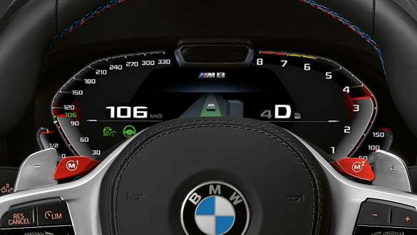 Cuadro de instrumentos específico de M. Cuadro de instrumentos específico de M del BMW M8 Competition Cabrio.