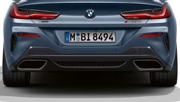 Tubos de escape a izquierda y derecha. BMW M850i xDrive Coupé con tubos de escape a izquierda y derecha.