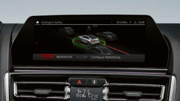 BMW Driving Assistant Professional. Gama BMW Serie 8 Coupé M con BMW Driving Assistant Professional.
