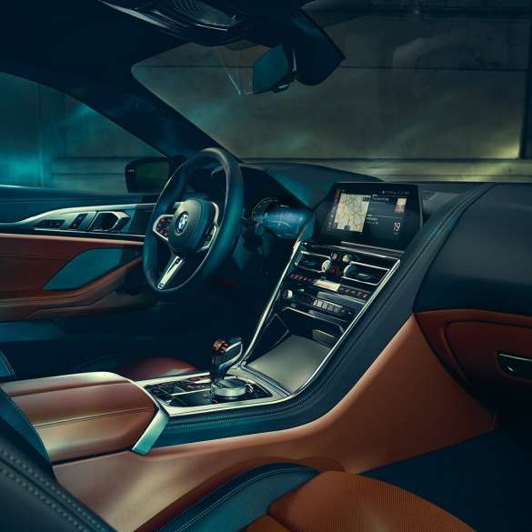 BMW M850i xDrive Coupé, puesto de conducción. BMW M850i xDrive Coupé, puesto de conducción con BMW Live Cockpit Professional y volante M de cuero.