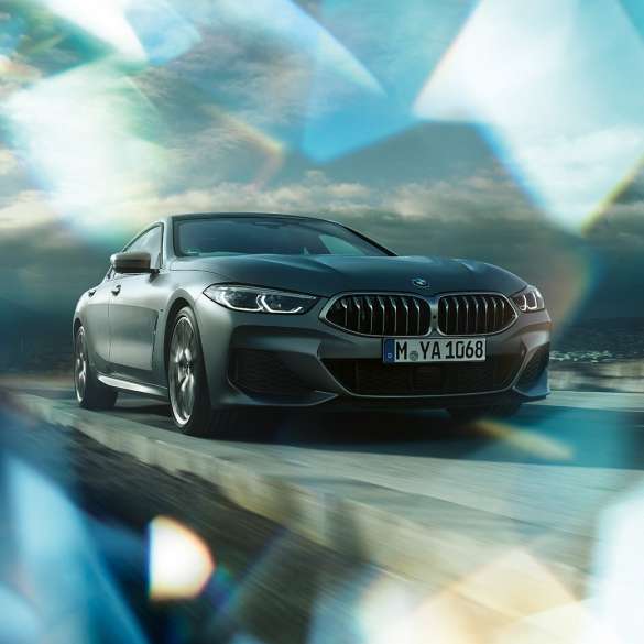 BMW M850i xDrive Gran Coupé, vista de tres cuartos del frontal del coche de alta gama BMW M850i xDrive Gran Coupé G16 2019 BMW Individual Frozen Bluestone metalizado, vista de tres cuartos del frontal