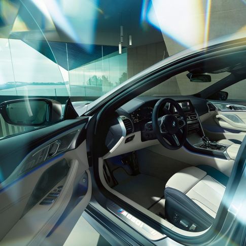 Puesto de conducción BMW M850i xDrive Gran Coupé Puesto de conducción BMW M850i xDrive Gran Coupé interior G16 2019