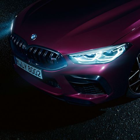 BMW M8 Competition Gran Coupé, detalle del lateral del frontal BMW M8 Competition Gran Coupé con Luz láser BMW F93 2020 BMW Individual Ametrin metalizado, detalle del lateral del frontal