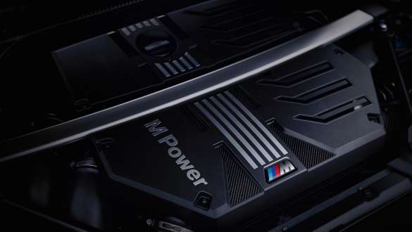 Motor de gasolina BMW M TwinPower Turbo BMW X4 M F98 LCI Renovación 2021 Motor de gasolina de 6 cilindros en línea BMW M TwinPower Turbo BMW X4 M F98 LCI Renovación 2021 Primer plano