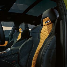 Asientos M multifunción BMW X 6 M Competition Asientos M multifunción con el logotipo X6 M iluminado BMW X6 M Competition F96, interior