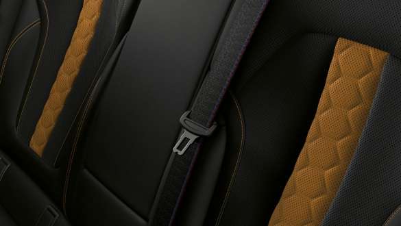 Cinturones de seguridad M en el BMW X6 M Competition F96 Cinturones de seguridad M BMW X6 M Competition F96 2020 SUV interior