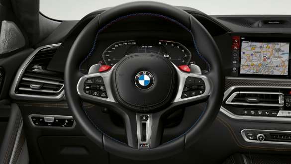 BMW X6 M Competition con M Servotronic F96 BMW X6 M Competition con M Servotronic F96 2020 SUV puesto de conducción