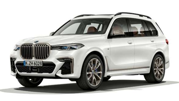 BMW X7 M con paquete aerodinámico M BMW X7 M con paquete aerodinámico M, G07, vista de tres cuartos del lateral derecho