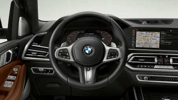 BMW X7 M con volante M de cuero BMW X7 M, puesto de conducción con volante M de cuero, G07