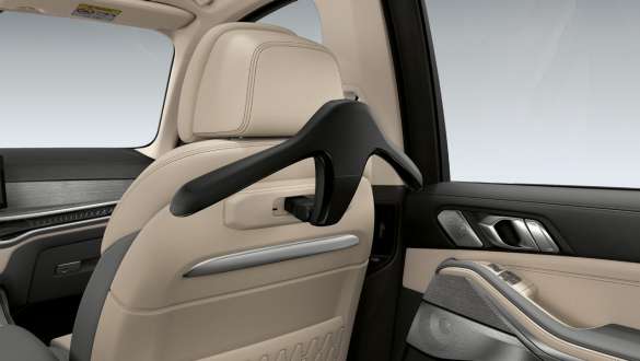 Percha BMW para sistema Travel & Comfort BMW X7 G07 LCI Percha BMW para sistema Travel & Comfort BMW X7 G07 LCI, primer plano