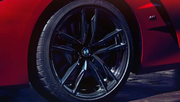 BMW Z4 Roadster (G29) frenos M Sport BMW Z4 Roadster (G29) primer planno de frenos M Sport