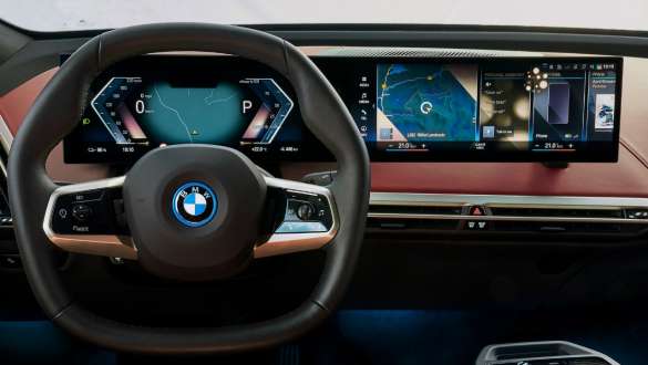 Vista del salpicadero con pantalla Curved Display Widgets Vista del salpicadero con pantalla Curved Display Widgets IPA BMW Software Update