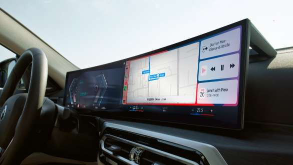 Vista del salpicadero con pantalla Curved Display Apple car play Vista del salpicadero con pantalla Curved Display CID OS8 Apple car play