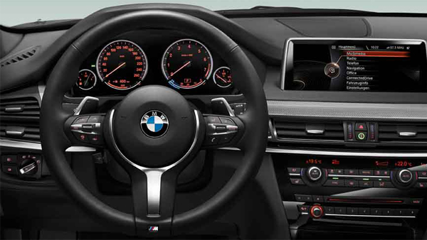 f15_int_m_leather_steering_wheel_a0163925.jpg.asset.1516805996604.jpg