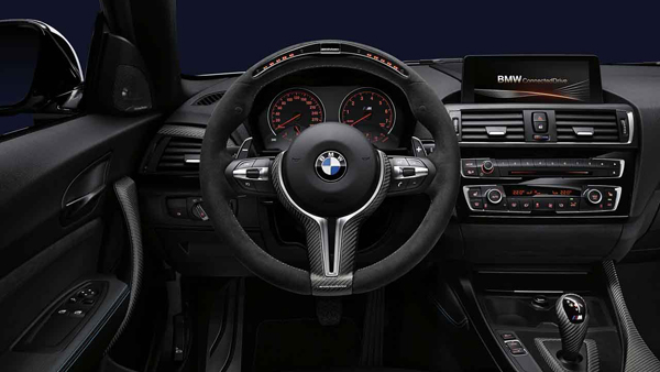 Volante M Performance Ii Alcantara Con Moldura De Carbono Y Display Race