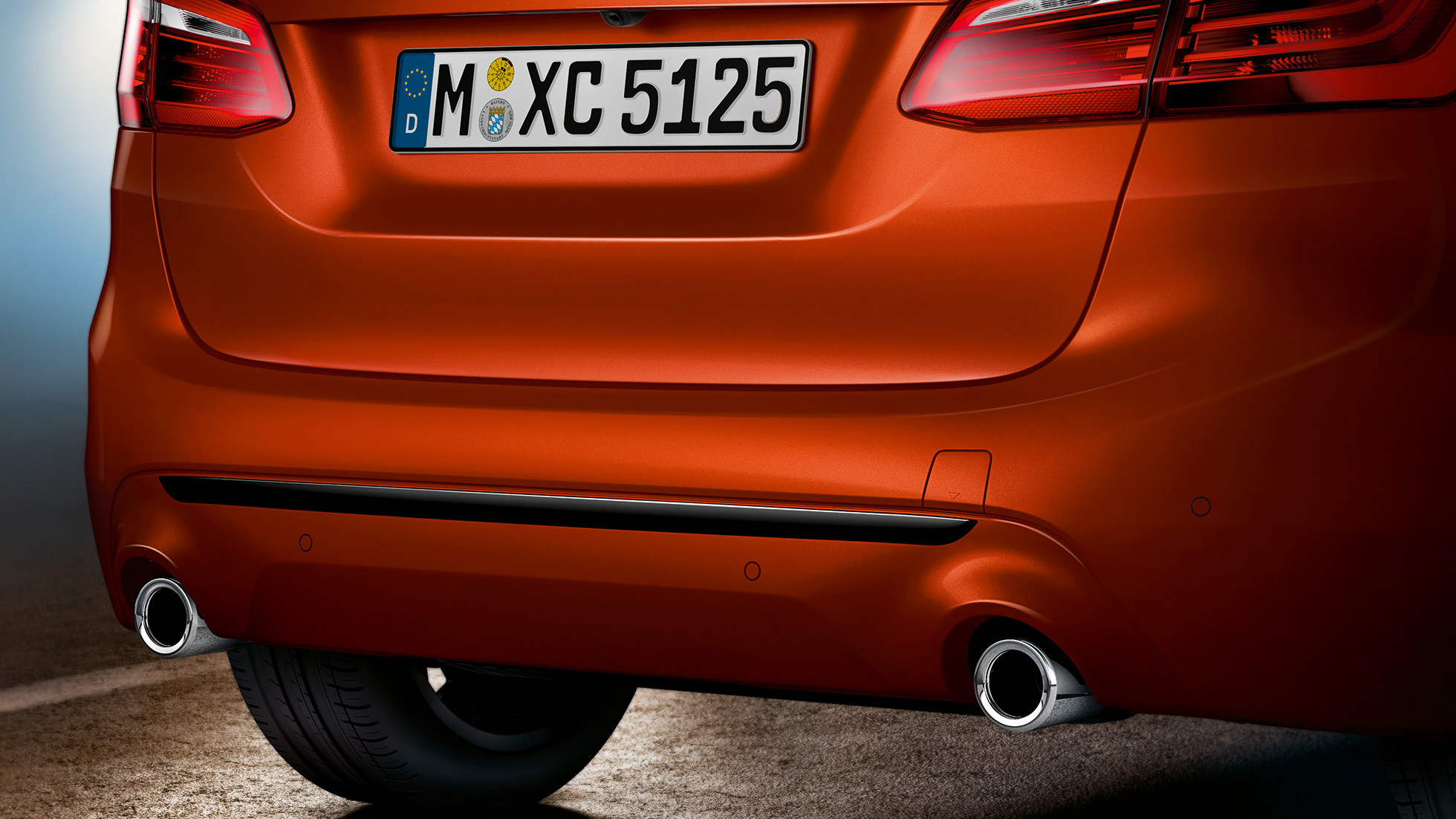 Zaga BMW Serie 2 Active Tourer Zaga BMW Serie 2 Active Tourer 220i F45 Renovación 2018 Sunset Orange metalizado, primer plano de zaga