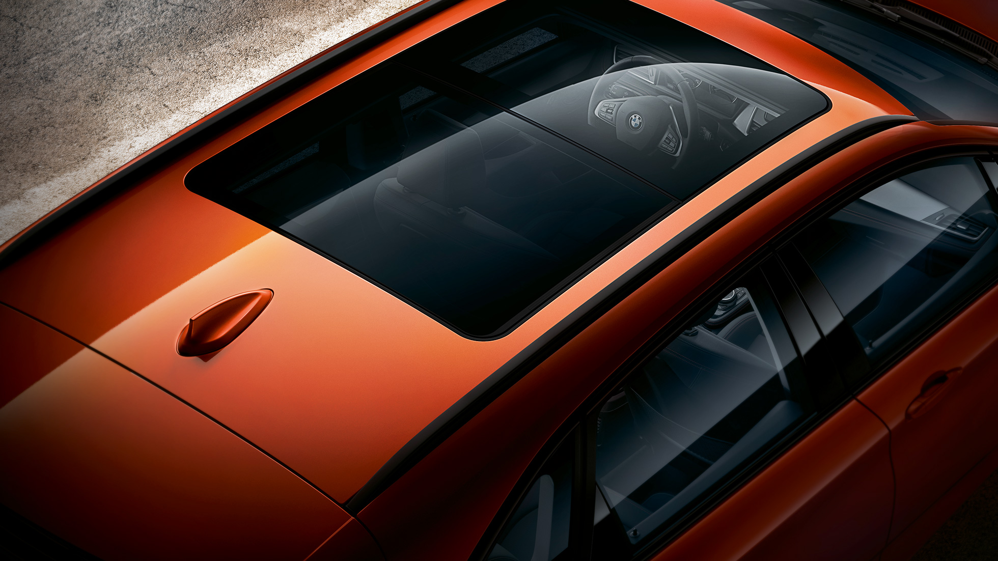 Techo de cristal panorámico BMW Serie 2 Active Tourer Techo de cristal panorámico BMW Serie 2 Active Tourer F45 Renovación 2018 Sunset Orange metalizado, vista aérea
