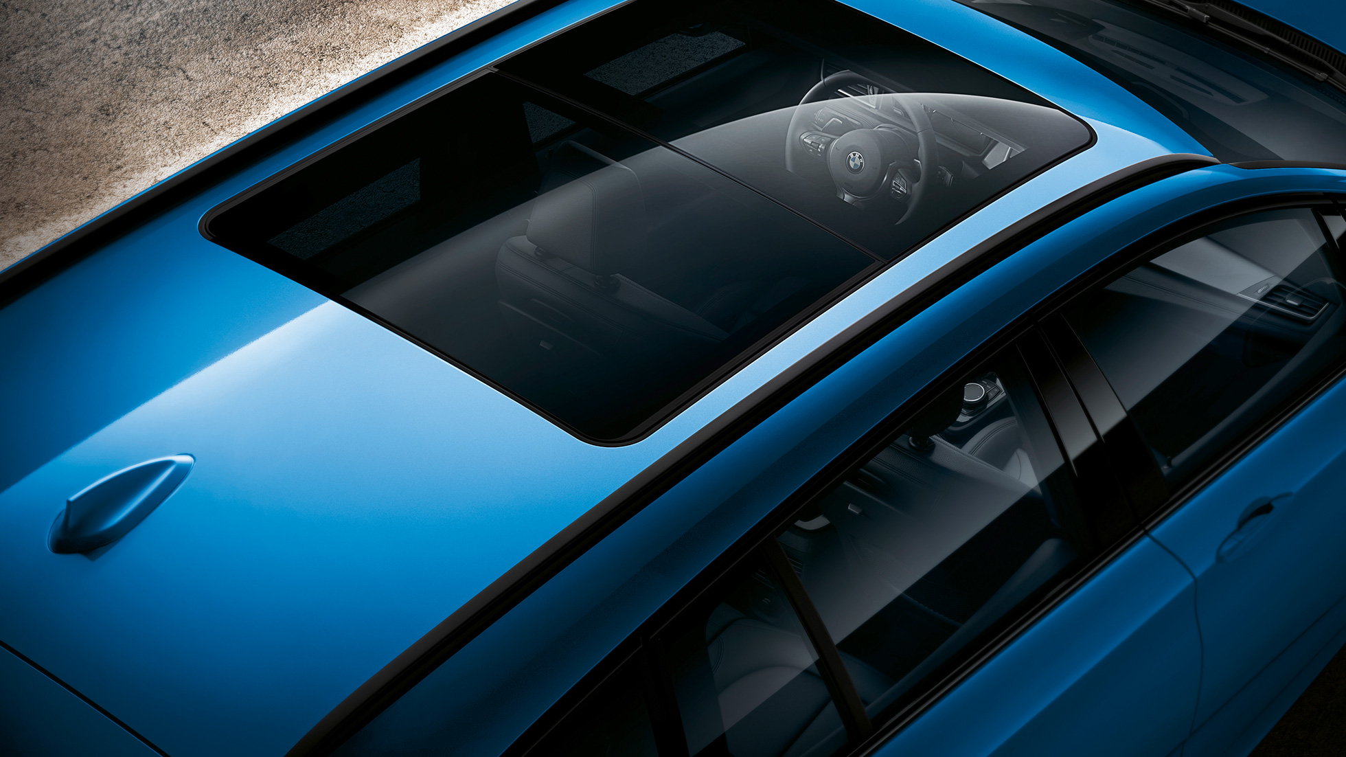 Techo de cristal panorámico BMW Serie 2 Gran Tourer F46. Techo de cristal panorámico del BMW Serie 2 Gran Tourer F46 Facelift 2018 Misano metalizado, vista aérea