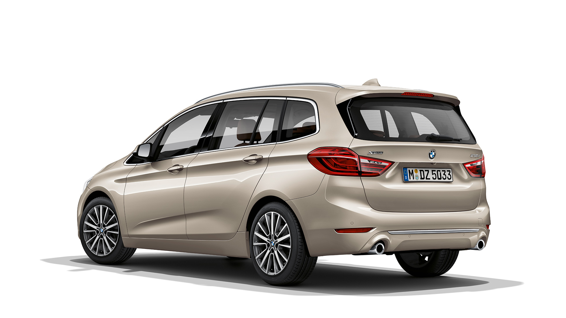 Vista de tres cuartos de la zaga BMW Serie 2 Gran Tourer Acabado Luxury F46 BMW Serie 2 Gran Tourer 218d xDrive Acabado Luxury F46 Facelift 2018 Kashmirsilber, vista de tres cuartos de la zaga