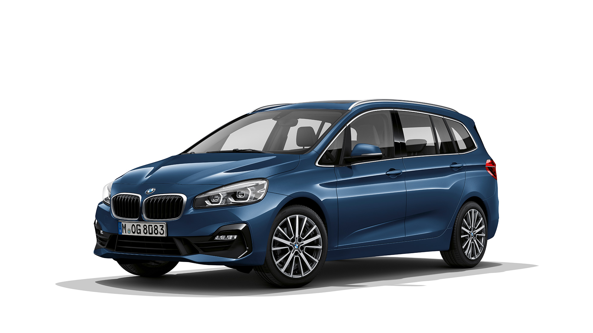 Vista de tres cuartos del frontal del BMW Serie 2 Gran Tourer F46 BMW Serie 2 Gran Tourer 218i F46 Facelift 2018 Phytonic Blue, vista de tres cuartos del frontal